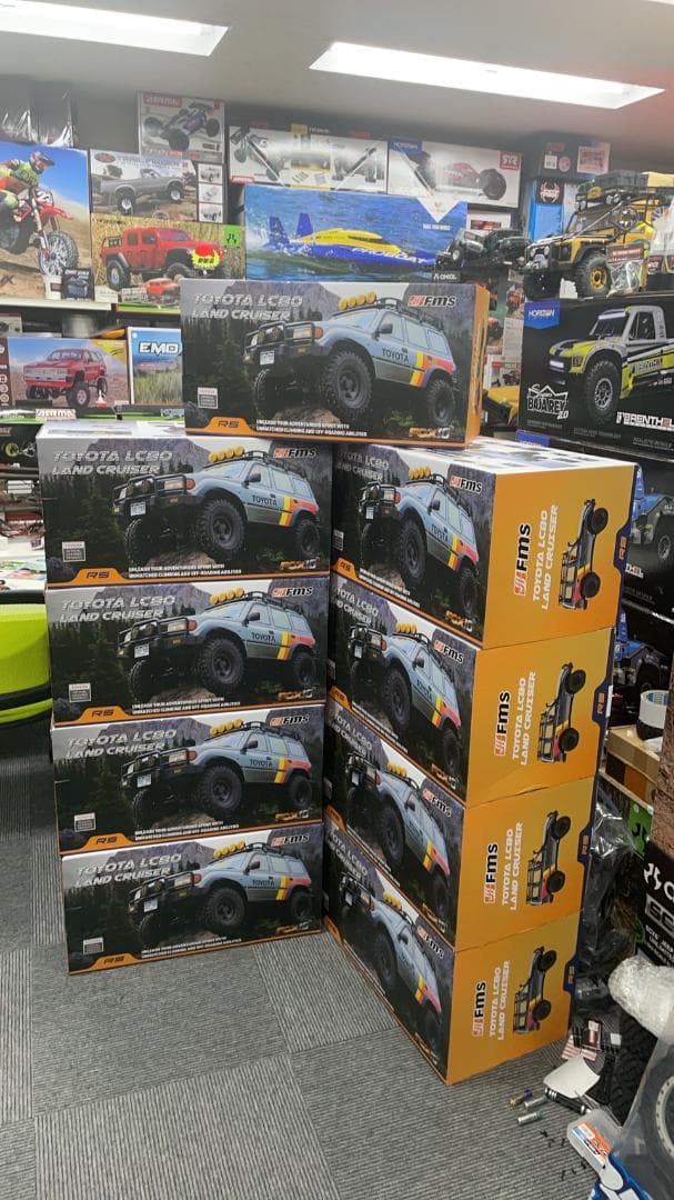 ホビーラジコン FMS FCX10 TOYOTA LC80 LAND CRUISER RTR