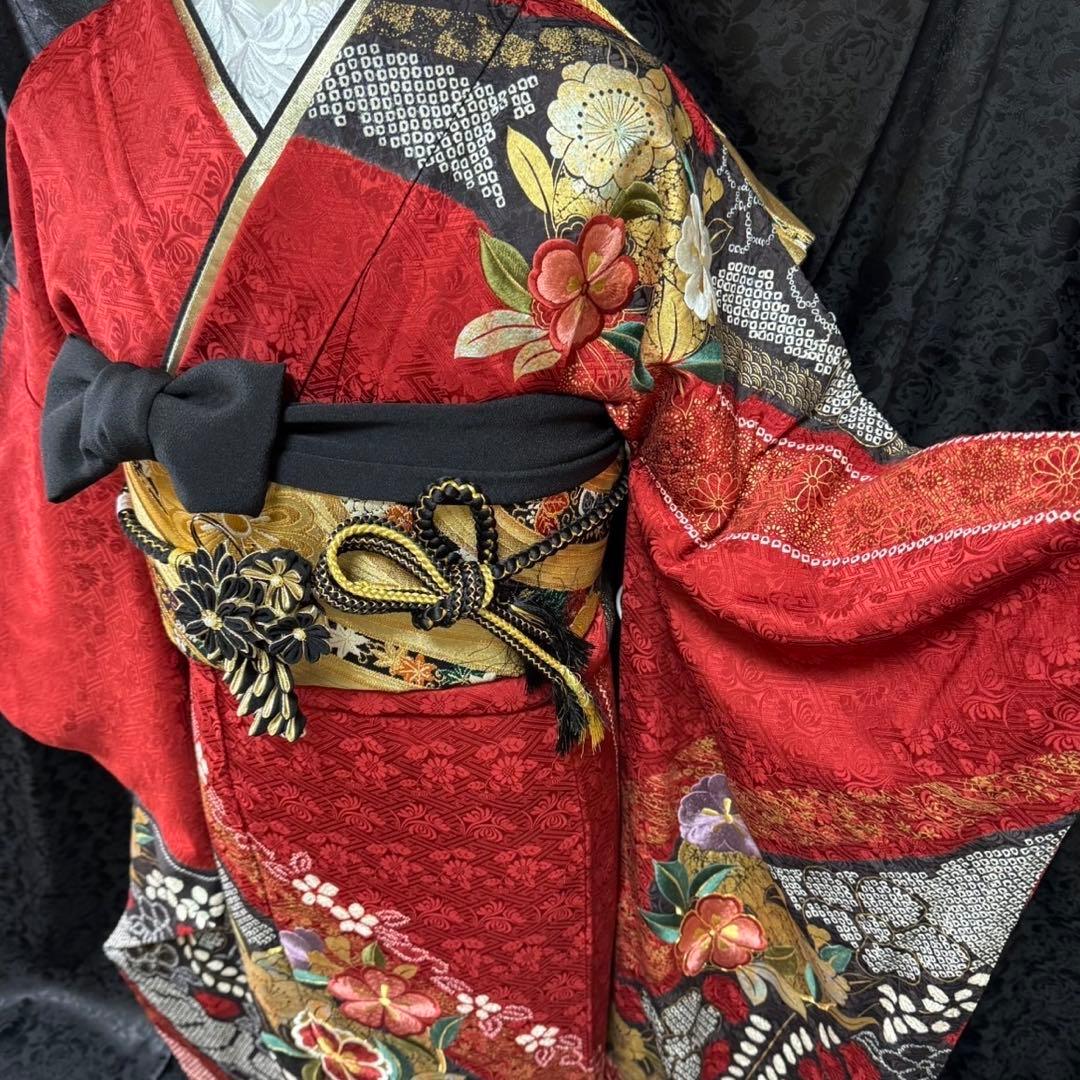 美品　絞り　地紋　金彩　鬘帯花文　花刺繍　逸品　フルセット　振袖　振り袖