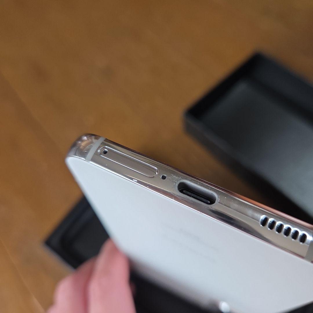 Samsung Galaxy S22 ホワイト 本体 SCG13