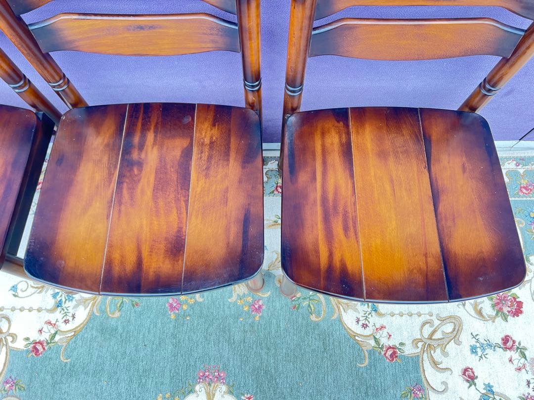 オールドカリモクコロニアルダイニングテーブルと椅子、馬車の彫刻入り