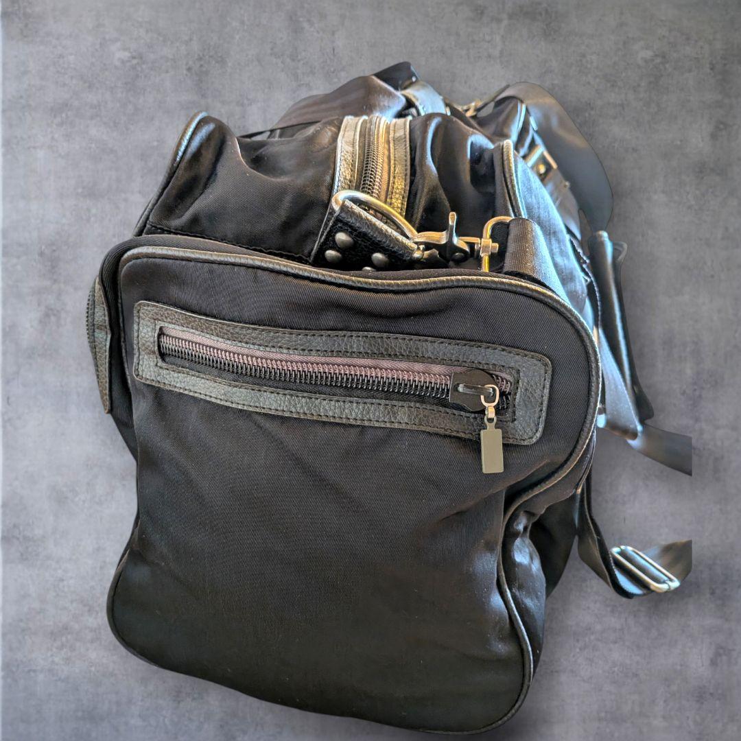 美品 DIESEL スタッズ付きボストンバッグ ブラック 旅行用 手提げ 黒