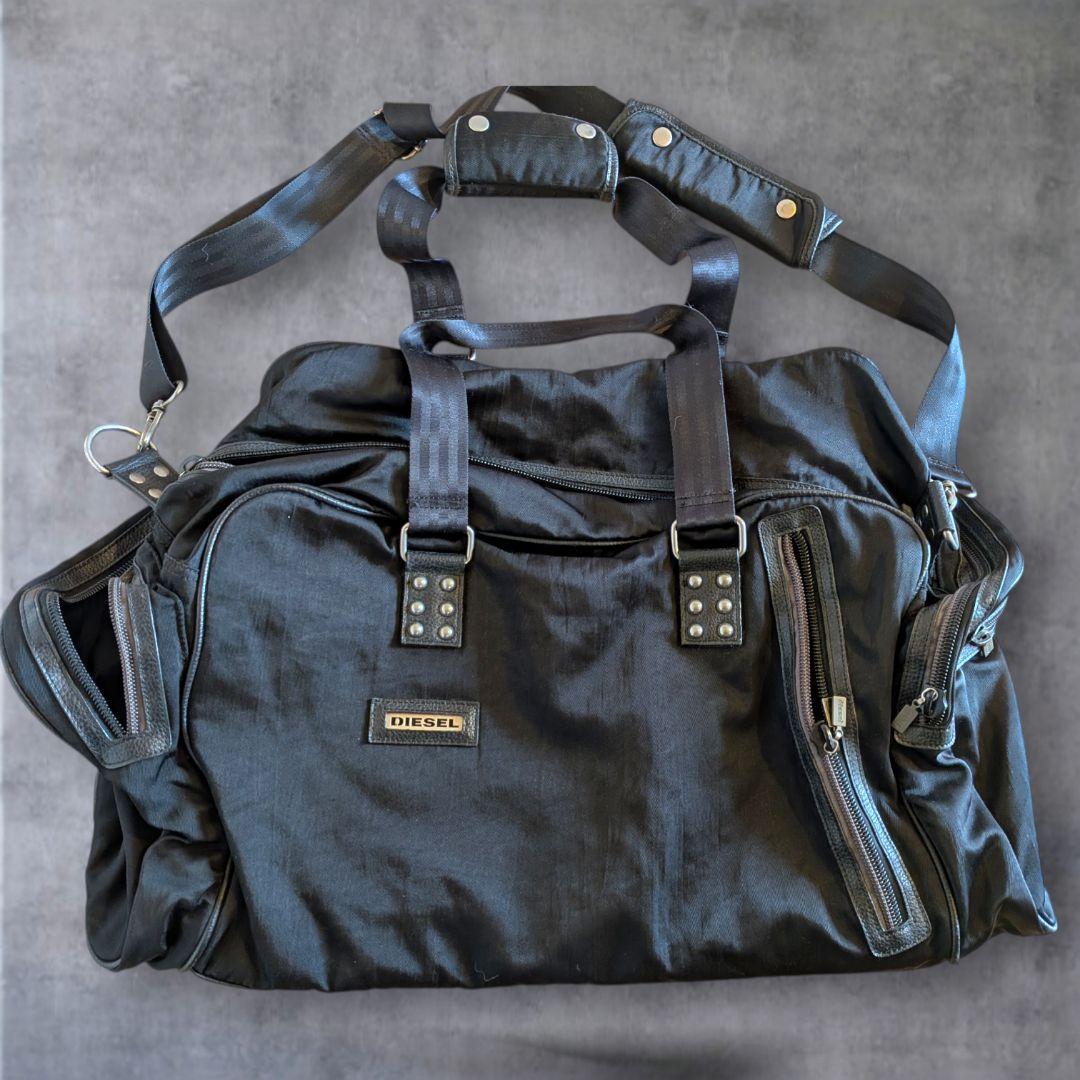 美品 DIESEL スタッズ付きボストンバッグ ブラック 旅行用 手提げ 黒