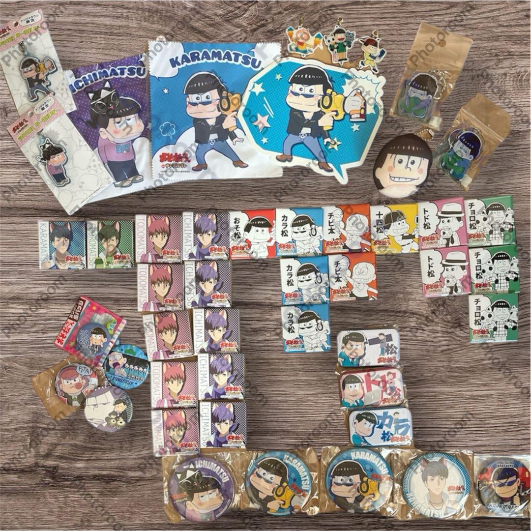 おそ松さん 缶バッジ・キーホルダーセット