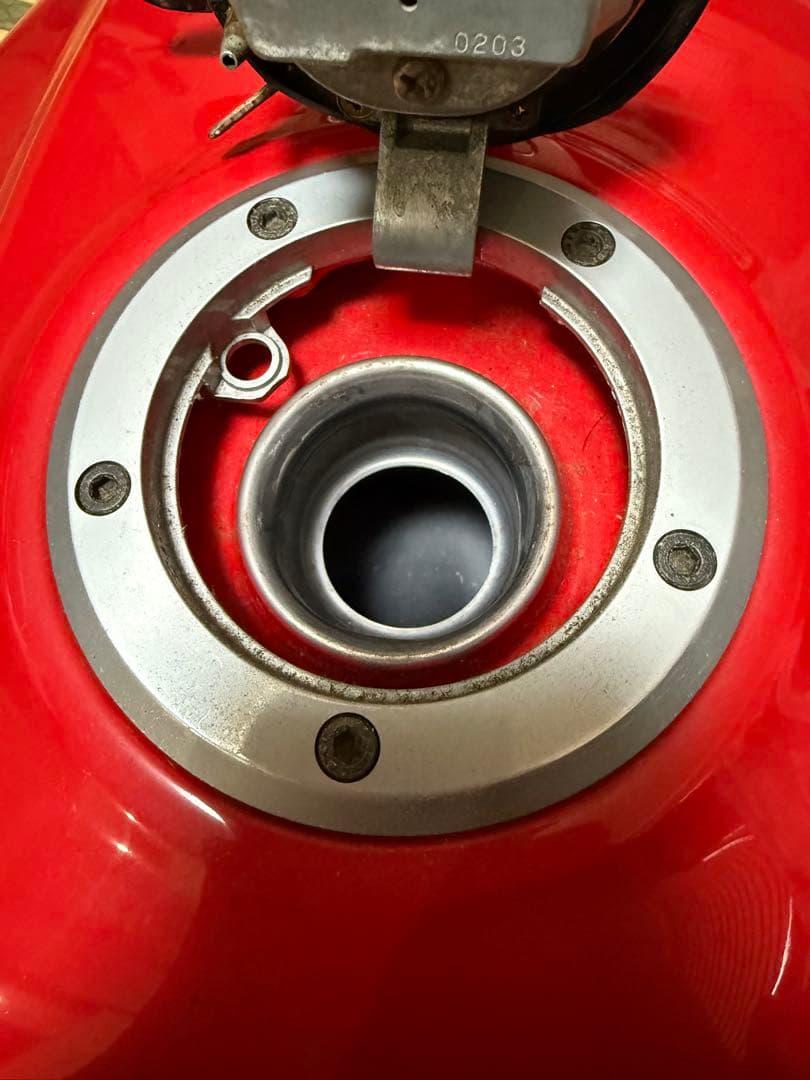 ZRX1200R 純正タンク レッド系　美品　錆なし