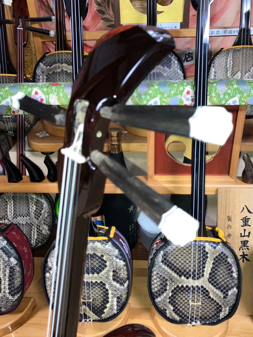 沖縄三線上質クルチ真壁型本皮一枚張りスンチ塗り期間限定