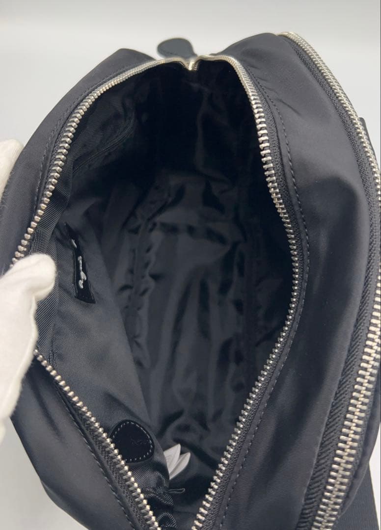 美品✨agnes b.アニエスベー　ナイロン　ショルダーバッグ　黒　ブラック