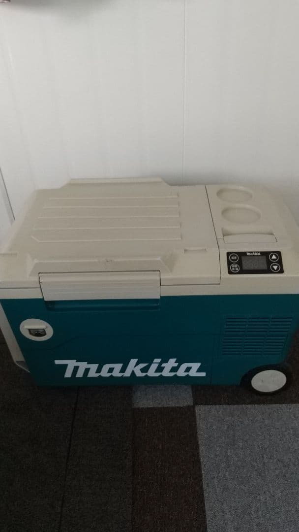 マキタ充電式保冷温庫CW180D 20L