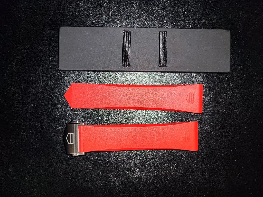 レッド ラバーストラップ(TAG Heuer Connected用)おまけ付き！