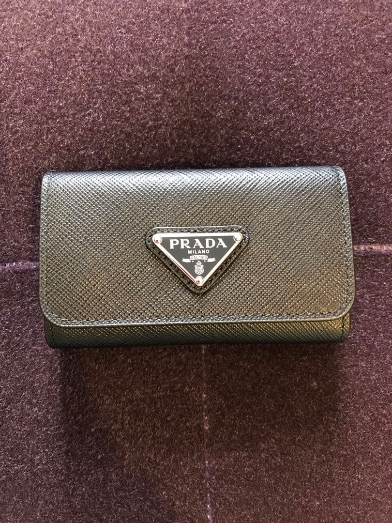 3*0様 PRADA サフィアーノレザー キーケース