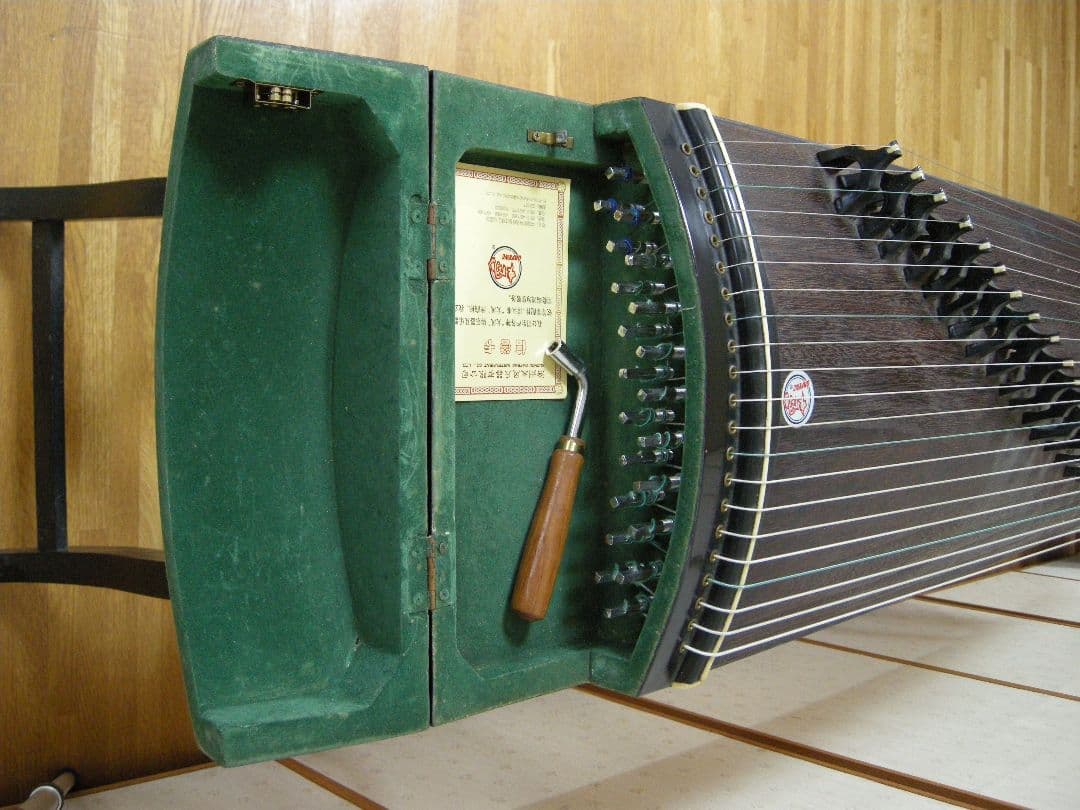 中国21弦古筝 王天一(国家一級作曲家)名入り