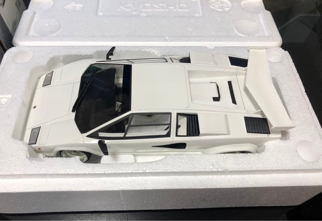 ランボルギーニカウンタックLP5000クワトロバルボーレ 京商 1/18 新品