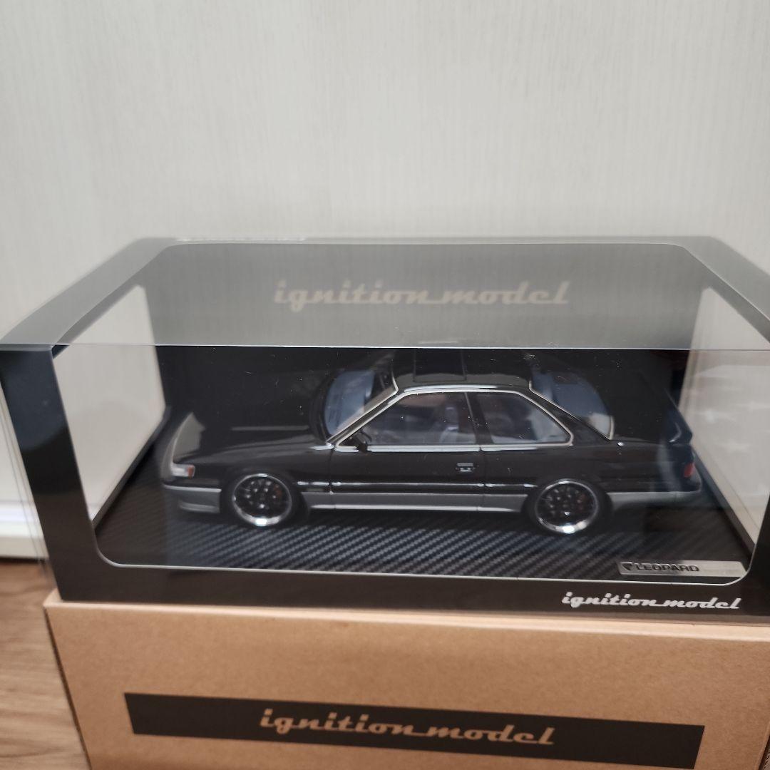 イグニッションモデル　日産　レパード　ブラック　1/18 ミニカー F31