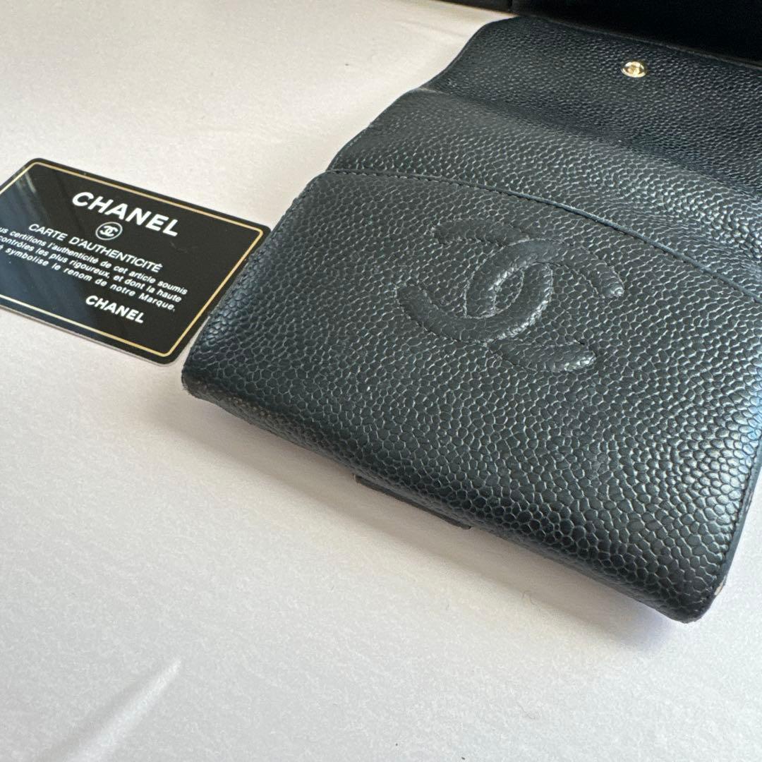 シャネル　二つ折り財布　箱とギャランティーカード 付き