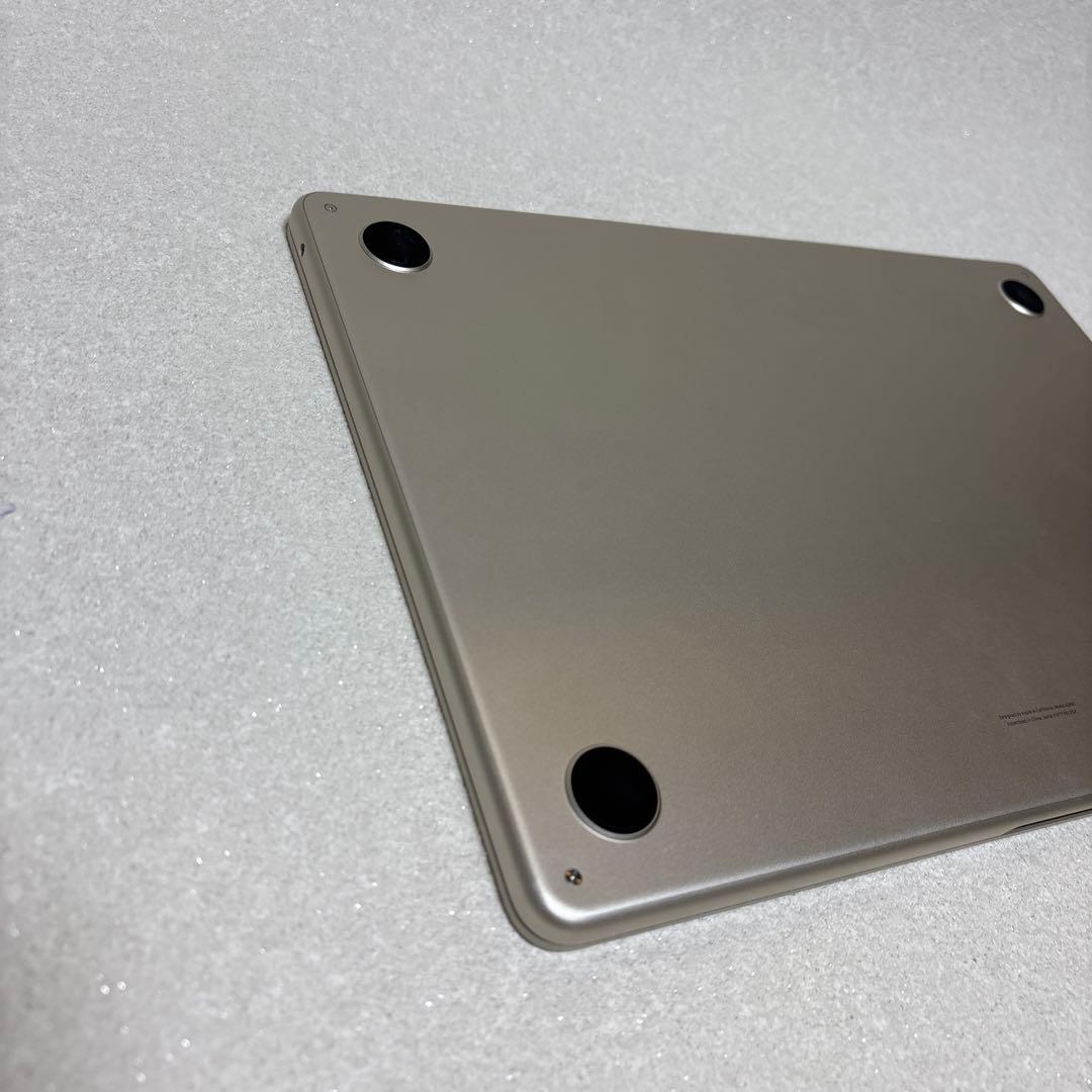 MacBook Air M2 ケース付き