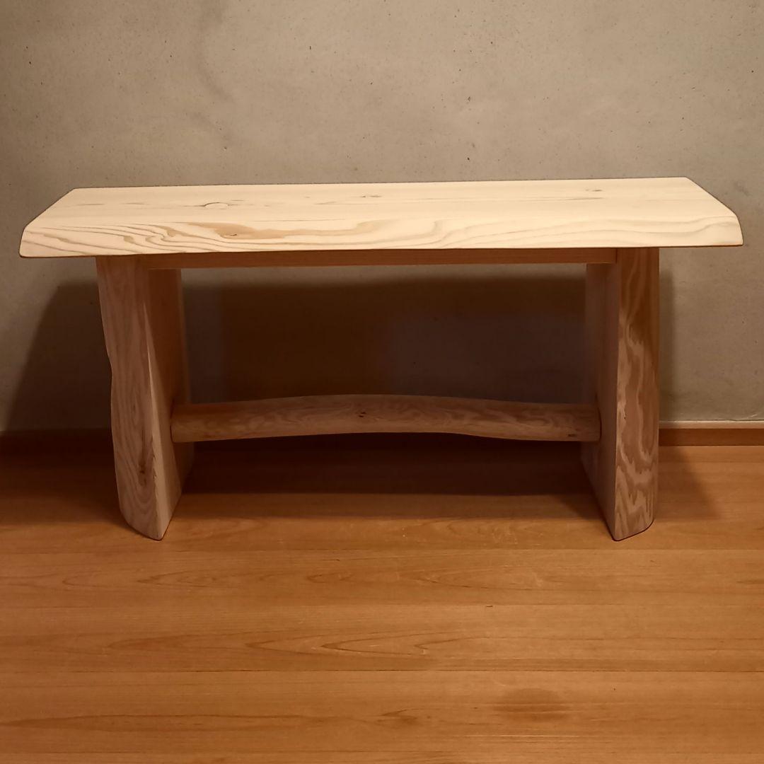 一点物　国産杉スツール、ベンチ　無垢一枚板&丸太半割りログ脚、湾曲枝部材使用