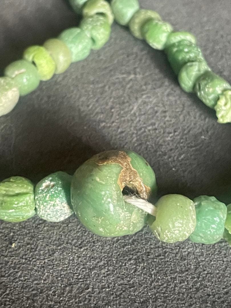 古墳期　硝子玉一連　風化　出土品　とんぼ玉