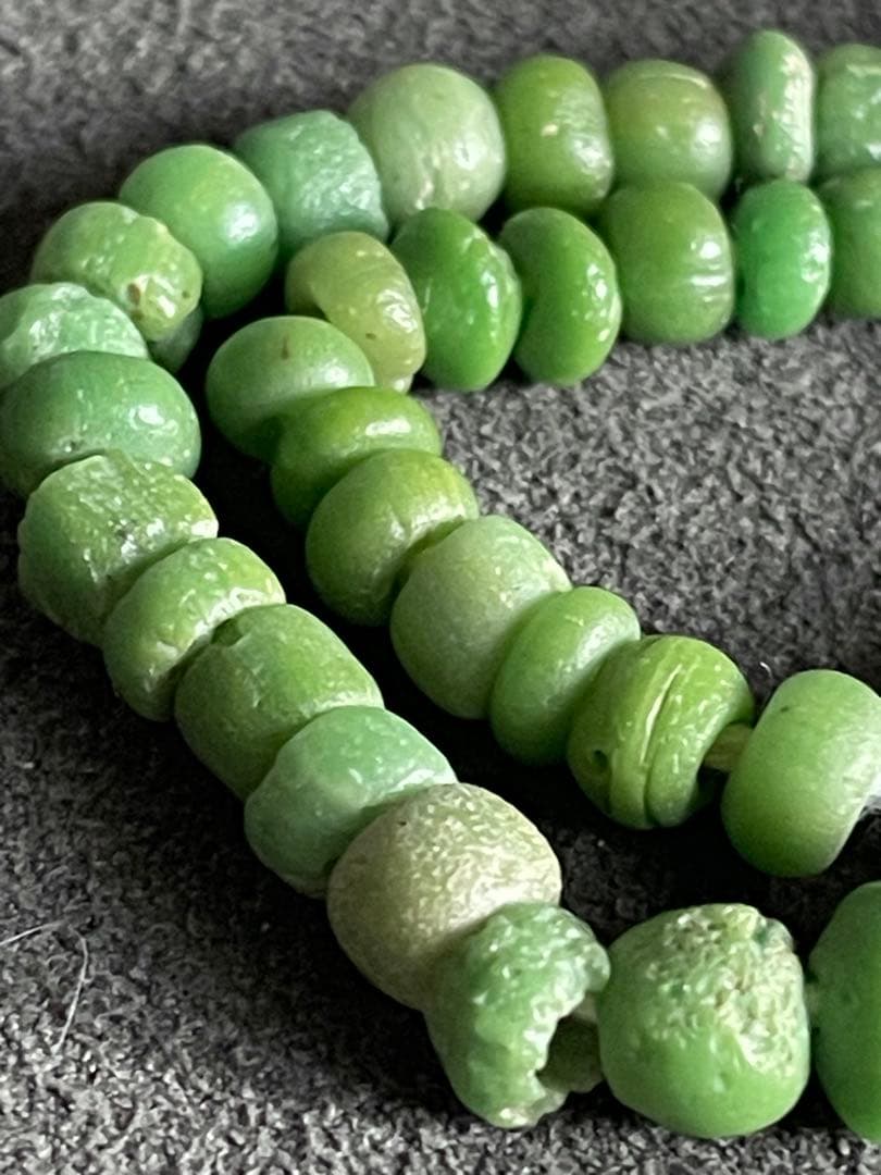 古墳期　硝子玉一連　風化　出土品　とんぼ玉