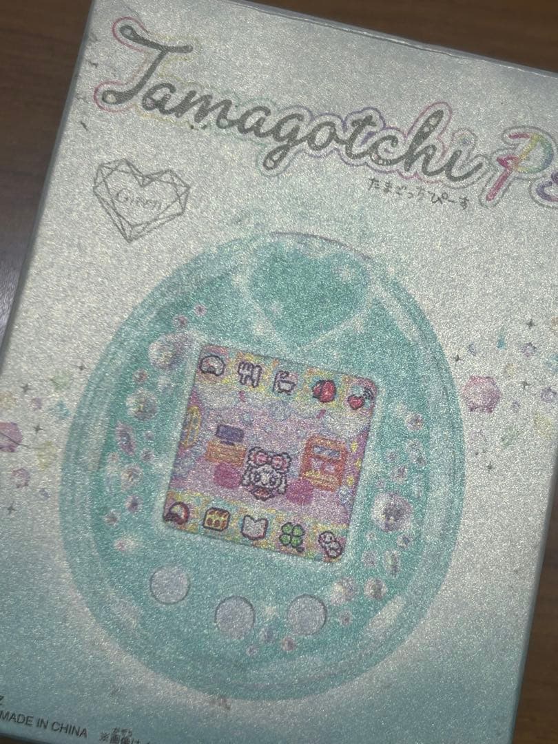 【1/3発送】たまごっちピース本体 新品電池2本,説明書,箱,たまデコピアス付き