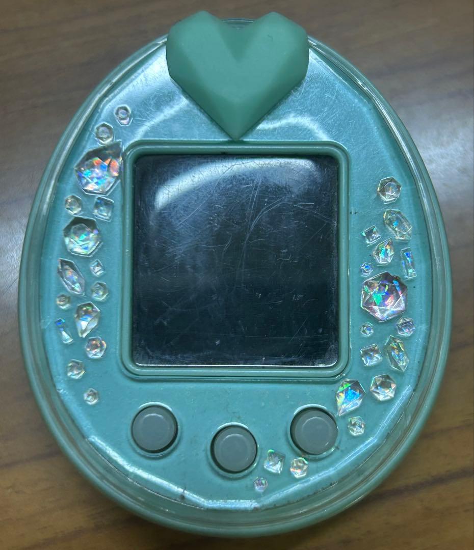 【1/3発送】たまごっちピース本体 新品電池2本,説明書,箱,たまデコピアス付き