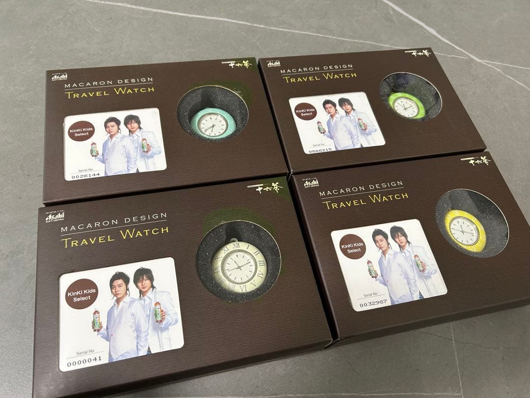 マカロンデザイントラベルウォッチ　蛍光色　DOMOTO