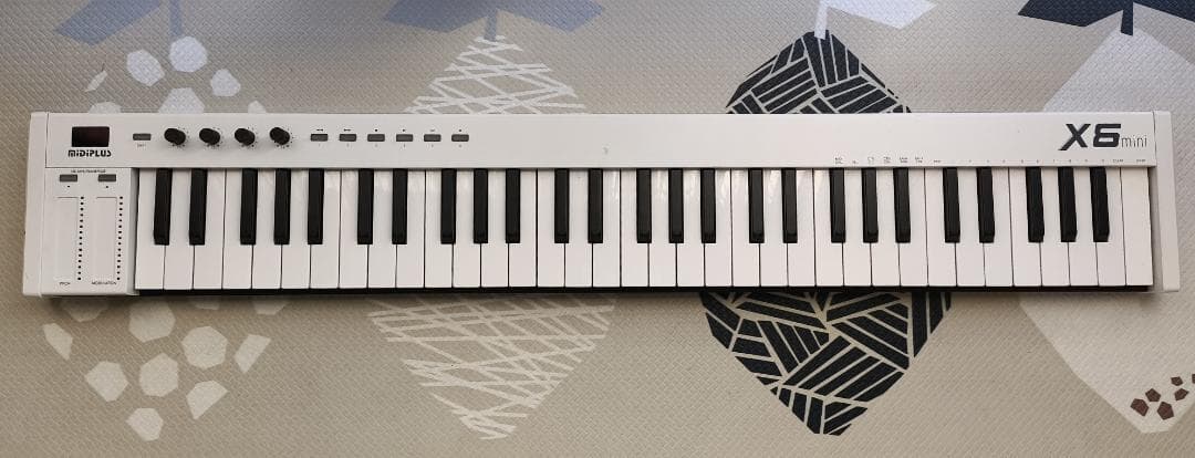 midiplus x6 mini ミニ鍵盤61鍵IMIDIキーボード（ジャンク）