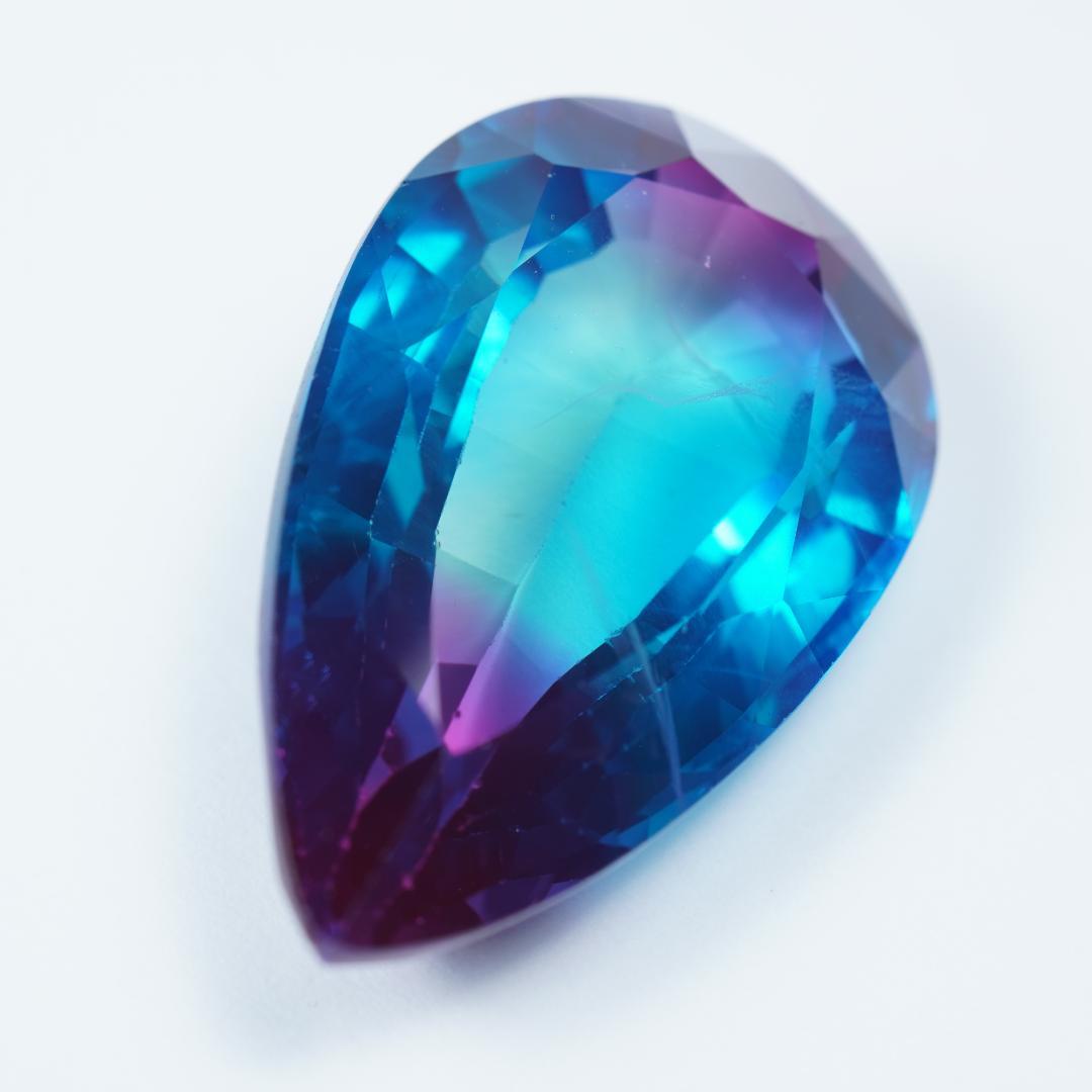 37.20ct バイカラー合成サファイア