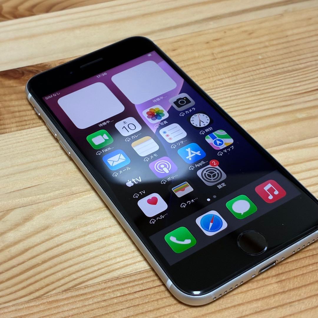 バッテリー新品　iPhoneSE第3世代64GB SIMフリー　美品　おまけ付き