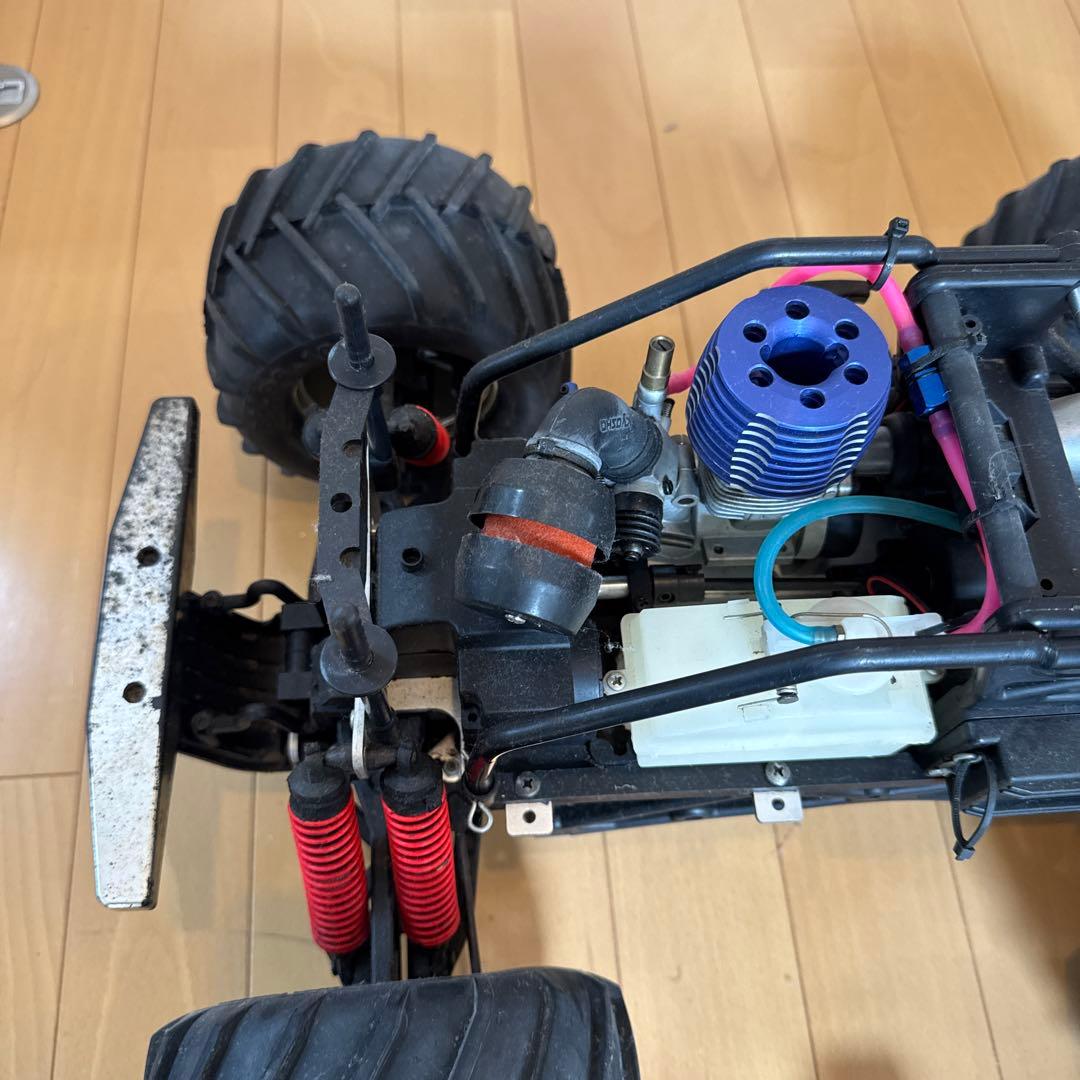 オフロードラジコンカー エンジン付き ギガクラッシャー　スペアパーツ大量