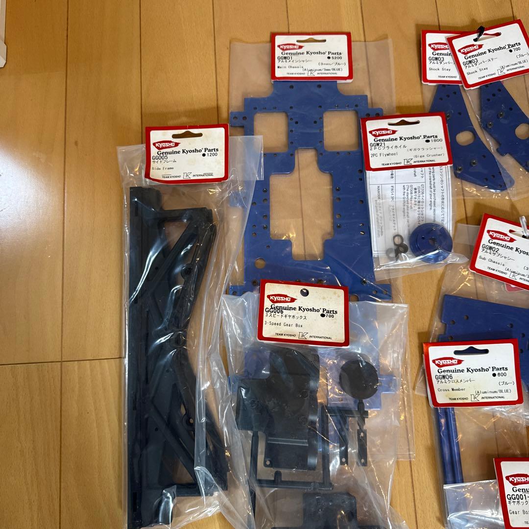 オフロードラジコンカー エンジン付き ギガクラッシャー　スペアパーツ大量