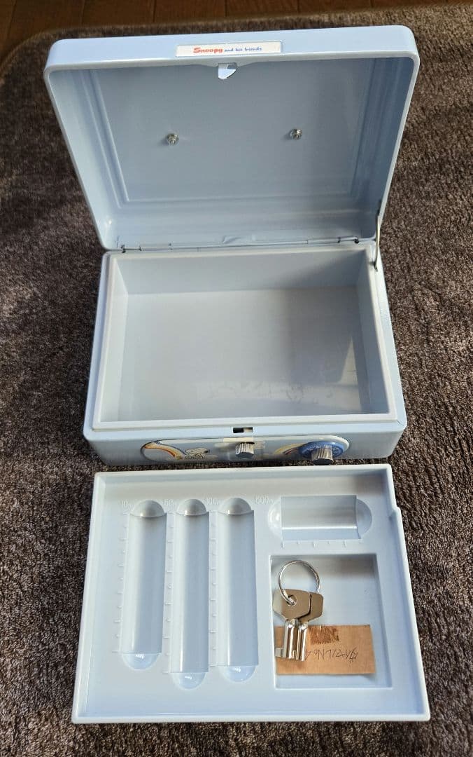 スヌーピー 金庫　施錠