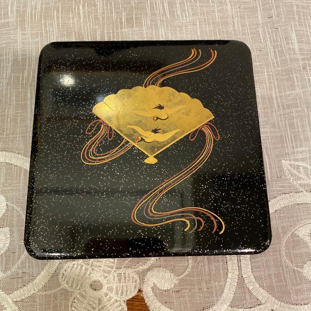 小型　４段重箱　青貝漆　台付　骨董品