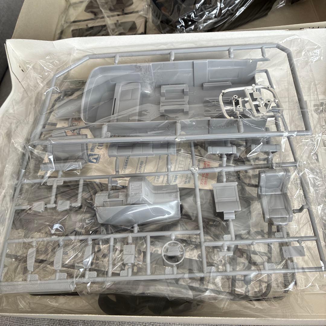 青木ELGRAND URBAN KEN STYLE 1/24 プラモデル