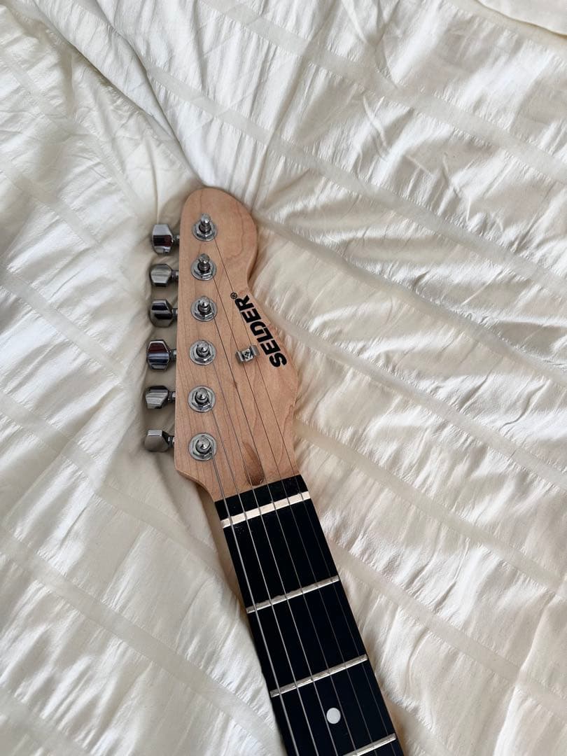 SELDER ホワイト エレキギター