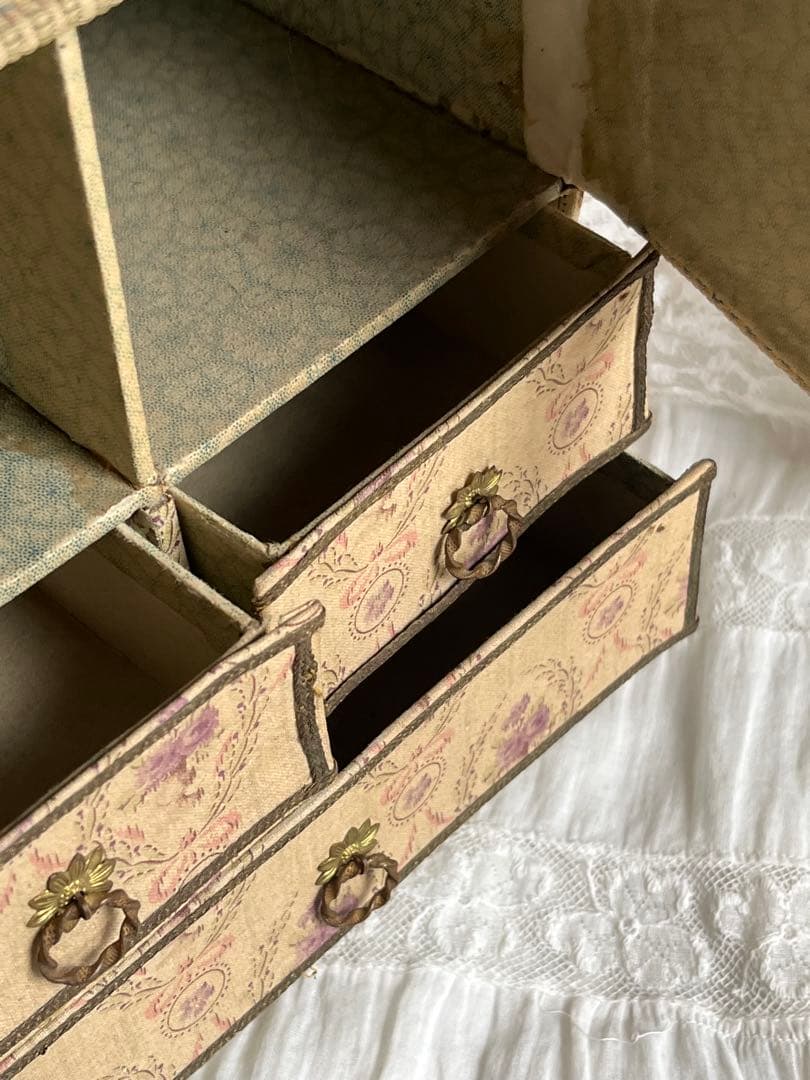 アンティークブロカントフレンチフランスカルトナージュボックスローズ布箱チェスト