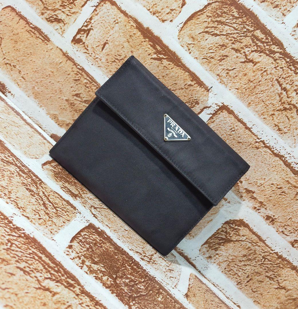 PRADAブラック 二つ折り財布