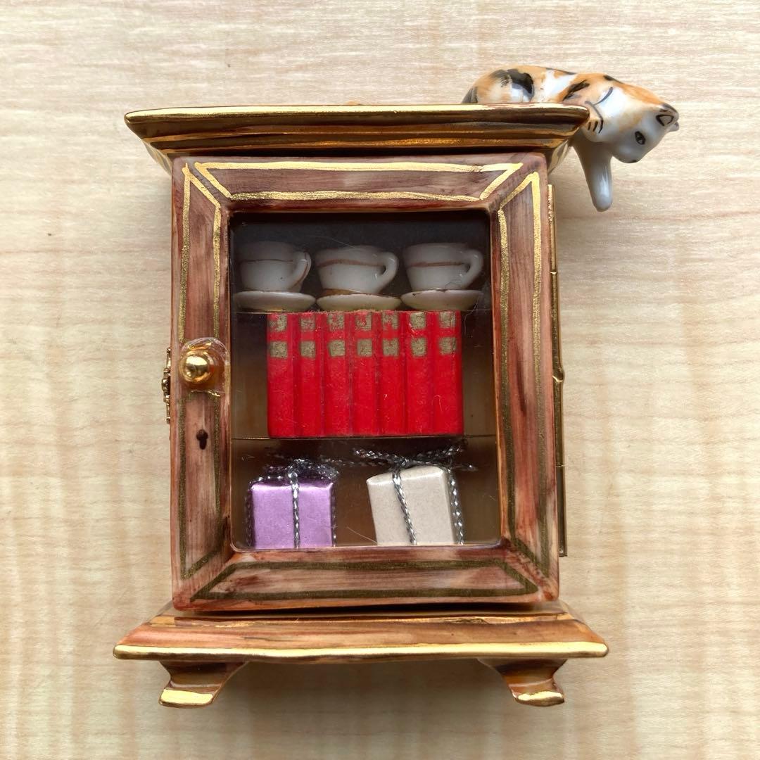 リモージュボックス　キャビネット猫