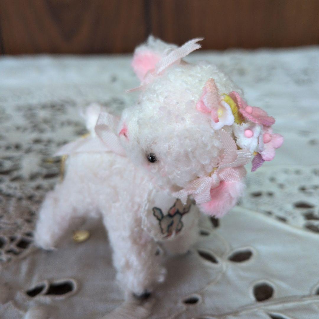 子羊のドールアンティークドールに