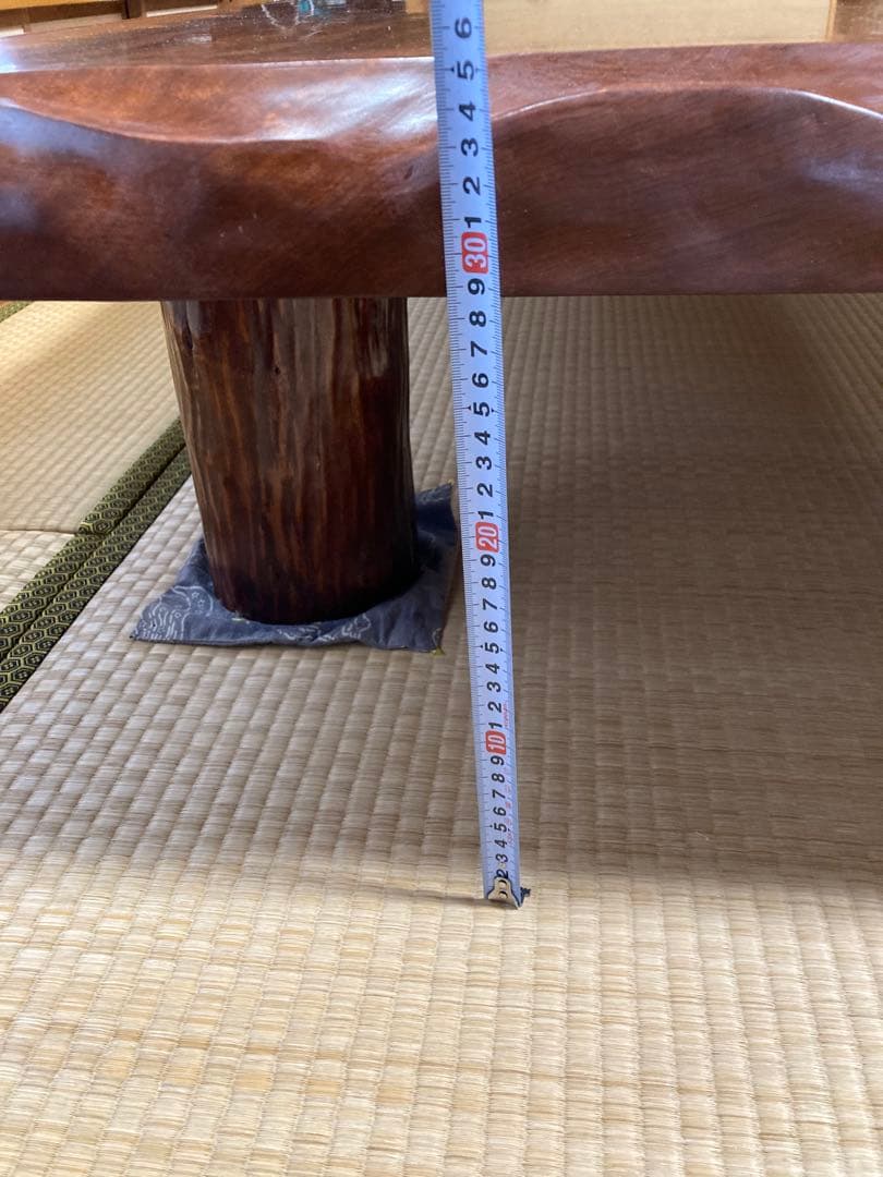 【高級】一枚板　木製長方形座卓 濃い茶色 装飾的な縁取り　アンティーク