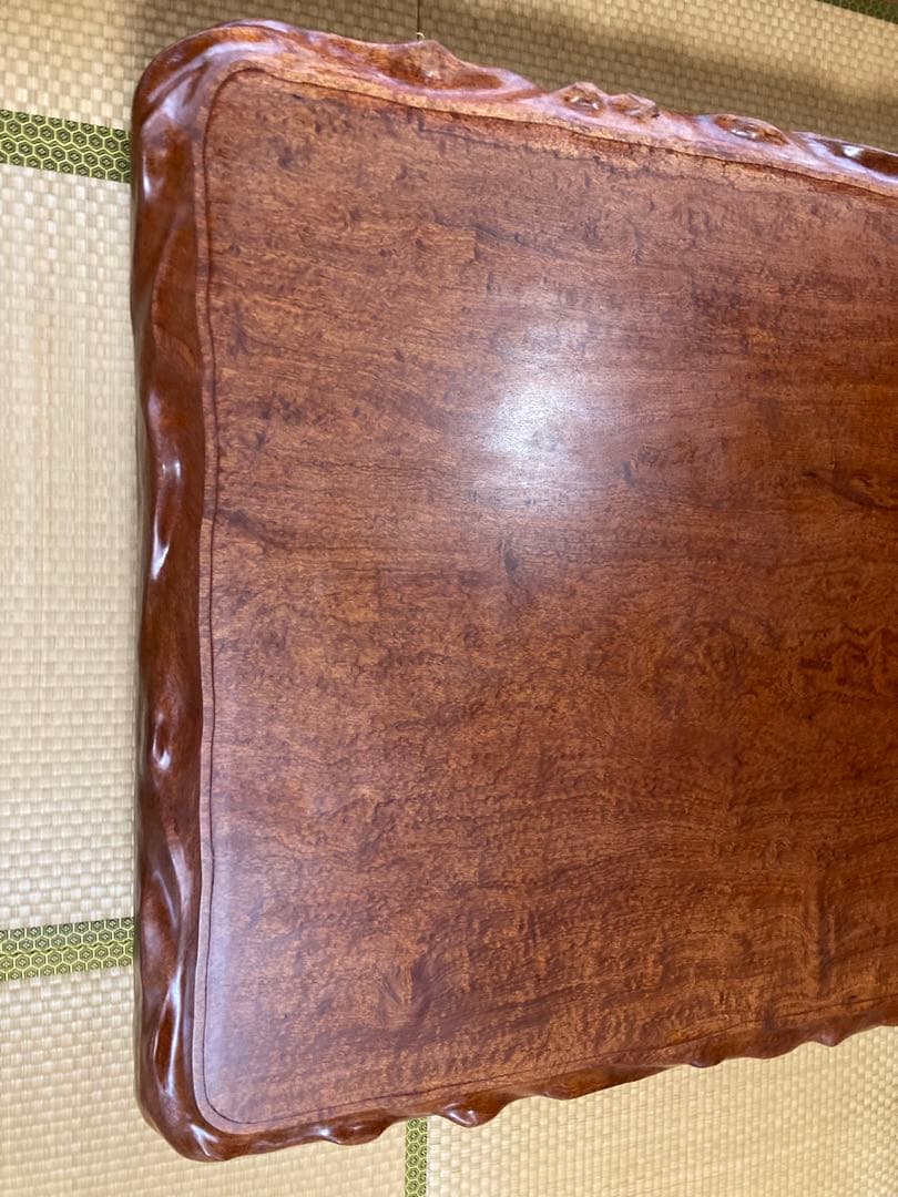 【高級】一枚板　木製長方形座卓 濃い茶色 装飾的な縁取り　アンティーク
