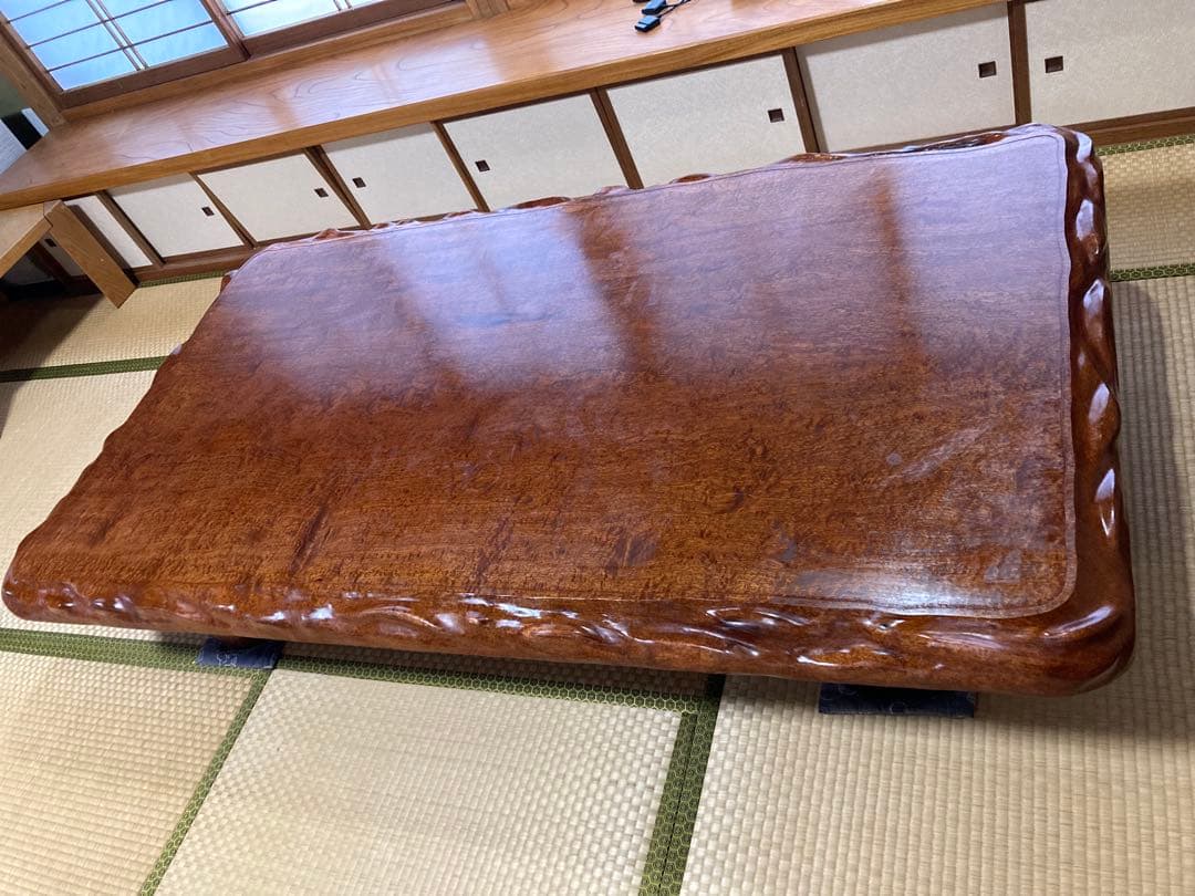 【高級】一枚板　木製長方形座卓 濃い茶色 装飾的な縁取り　アンティーク