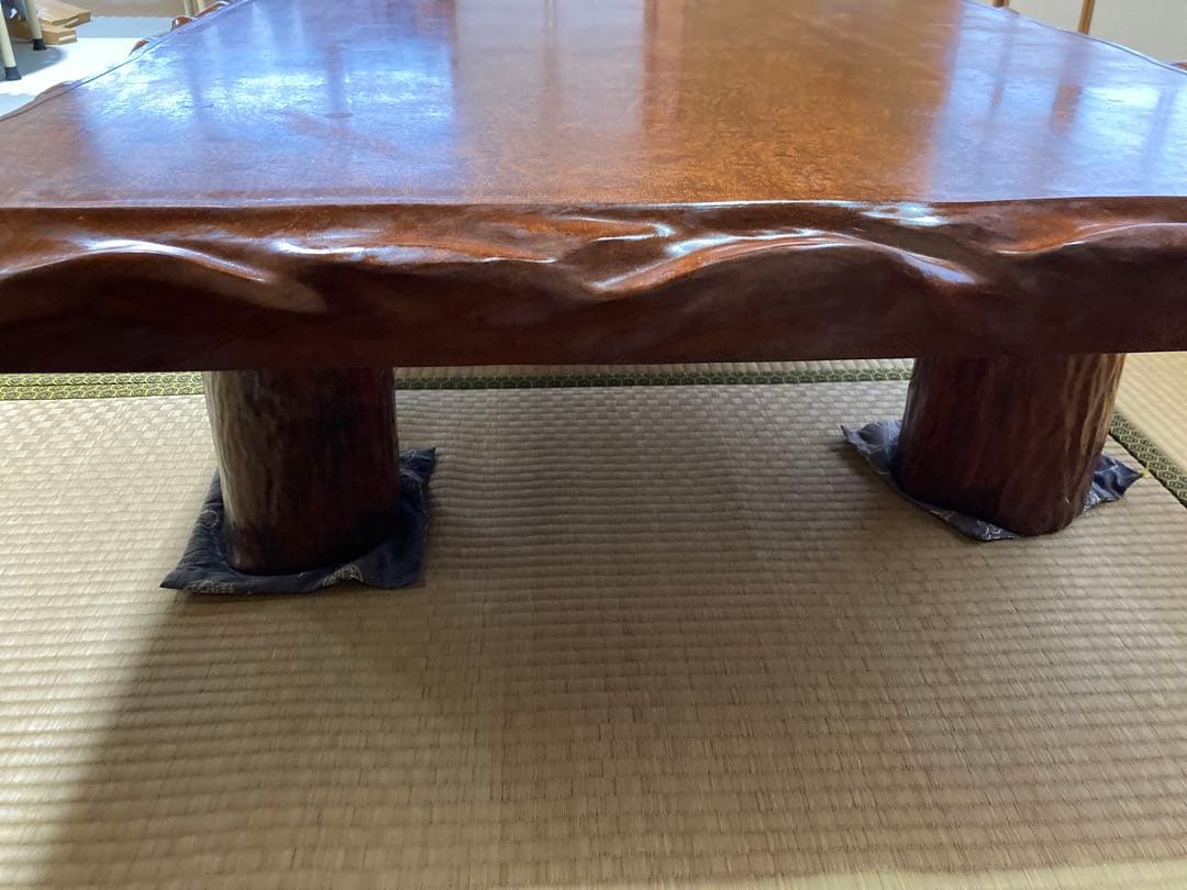 【高級】一枚板　木製長方形座卓 濃い茶色 装飾的な縁取り　アンティーク