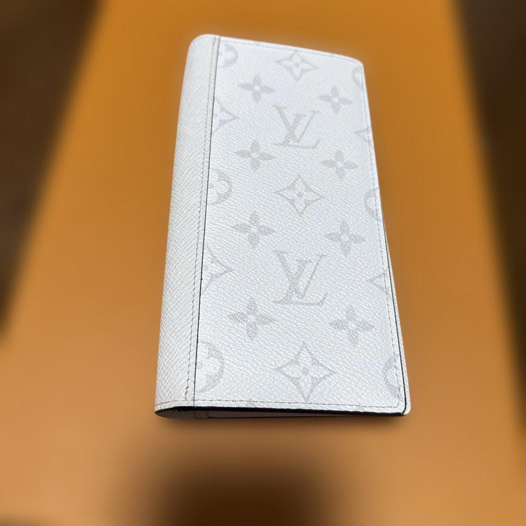 新品未使用【美品】ルイヴィトン タイガラマ ポルトフォイユ ブラザNM 白 財布