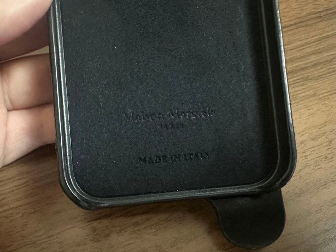 メゾンマルジェラ　iPhone14Proケース