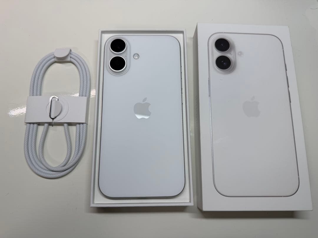 Apple iPhone 16 ホワイト 本体 バッテリー最大容量100%