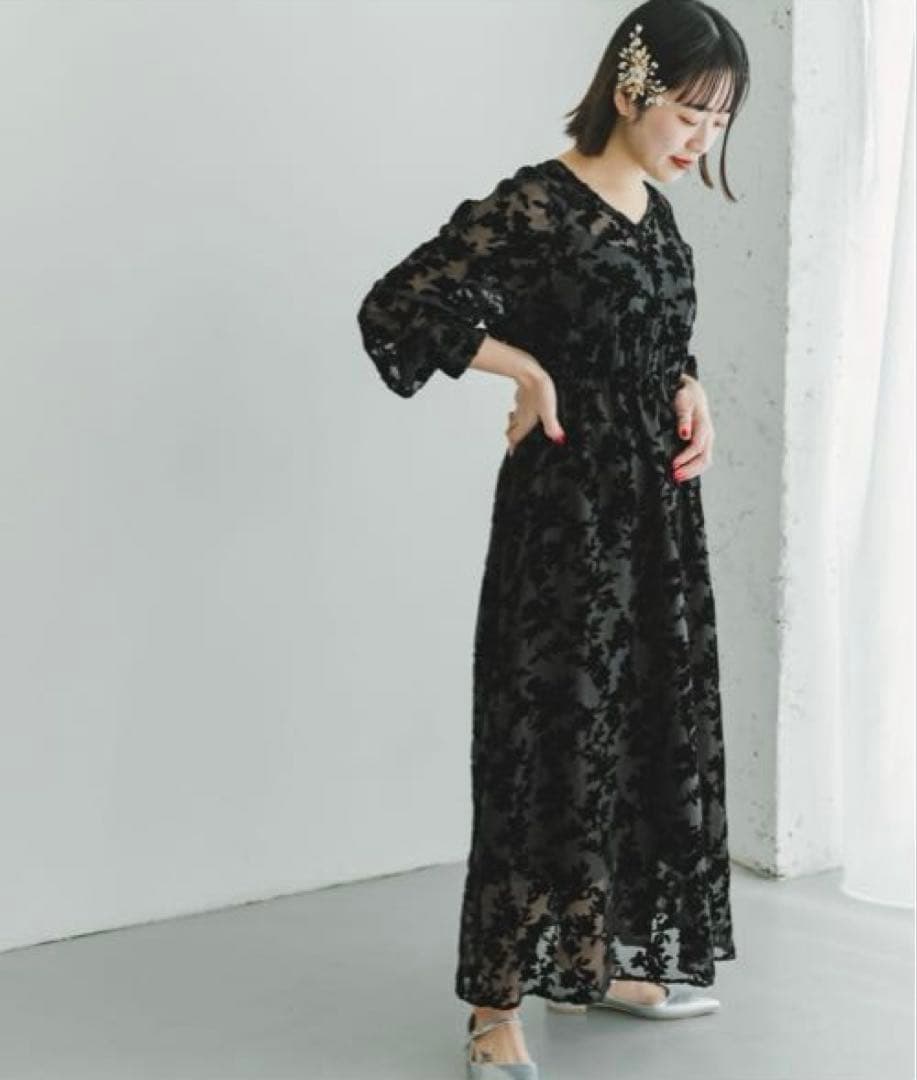 新品タグ付　URBANRESEARCH ベロアジャガードVネックワンピース