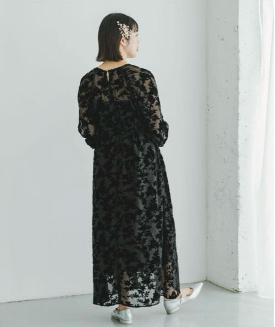 新品タグ付　URBANRESEARCH ベロアジャガードVネックワンピース