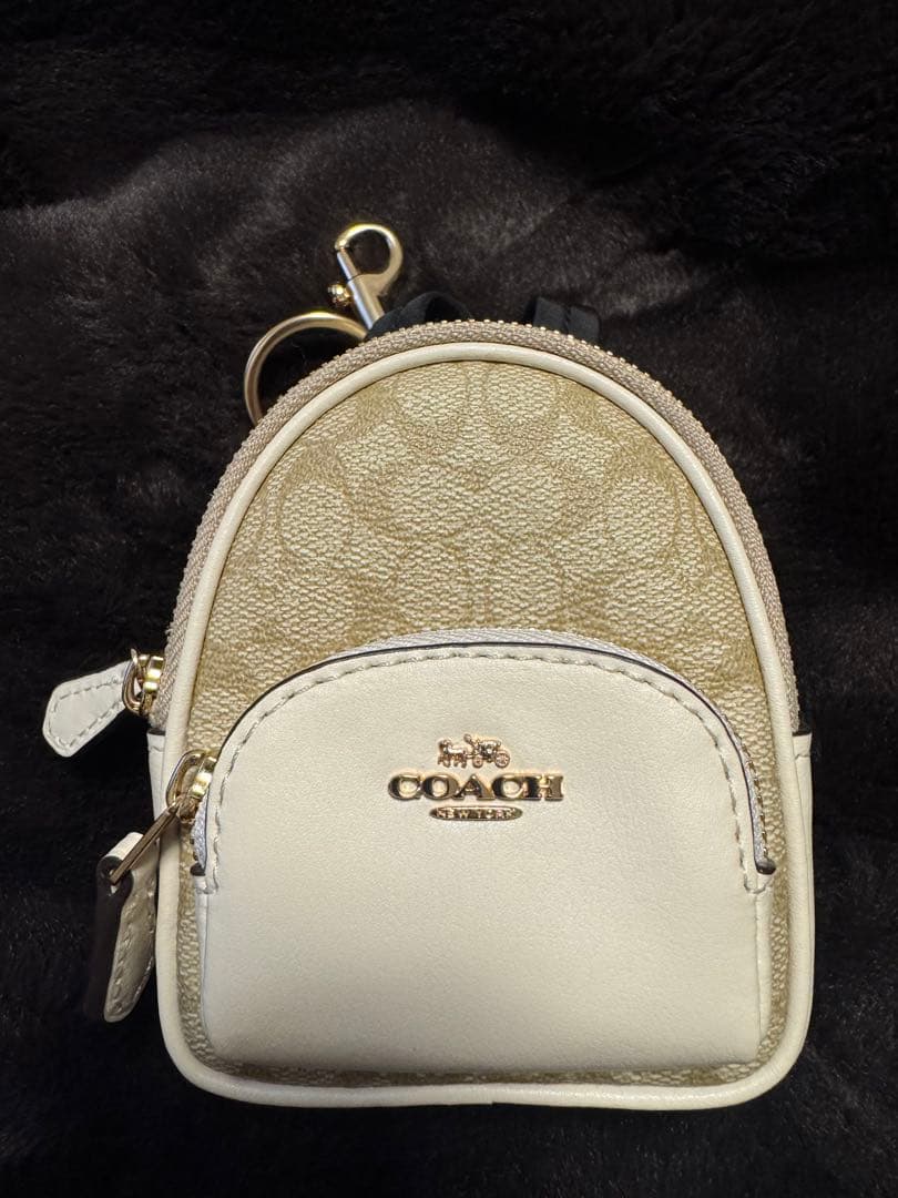 新品未使用 COACH ミニ バックパック チャーム　小物入れ