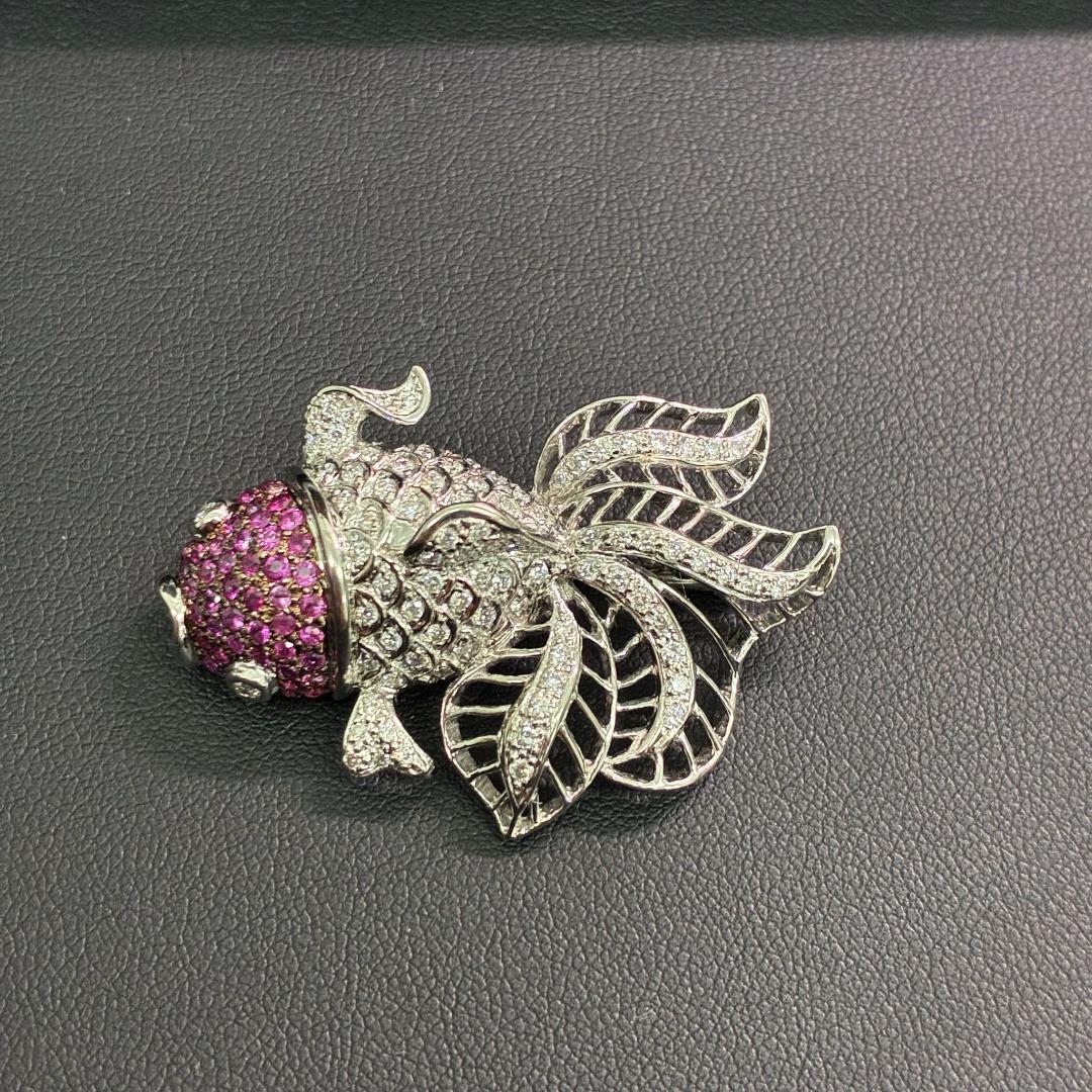 K18WG ルビー＆ダイヤモンド 金魚デザイン ブローチ