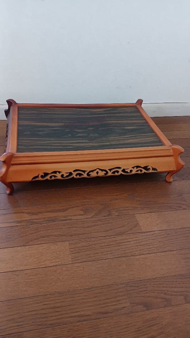 木製彫刻入り飾り台