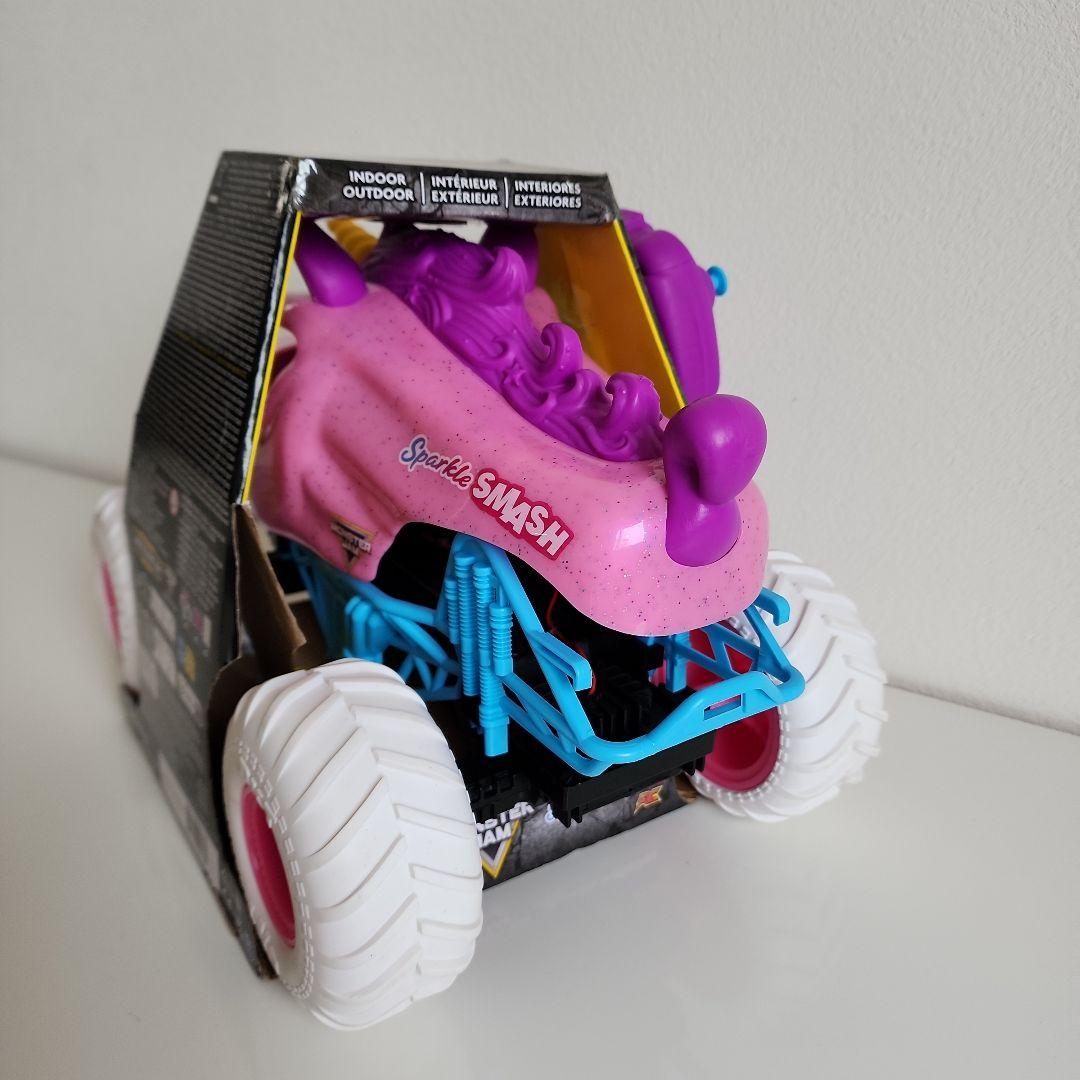 モンスタージャム 1/15 スパークルスマッシュ ラジコン モンスタートラック